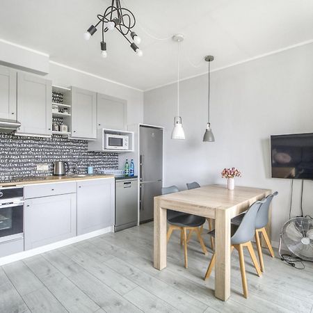 Gama Home Kondratowicza18 Varsovia Exterior foto